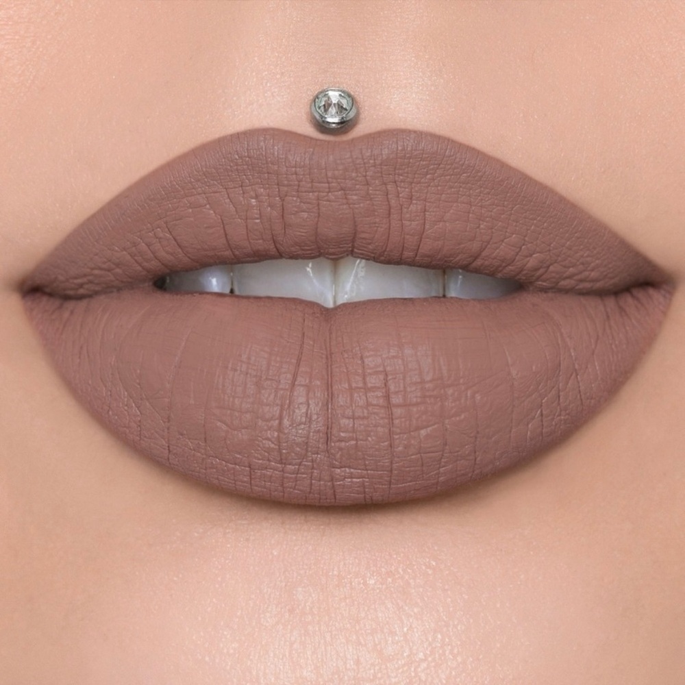 HIDDEN HILLS New in Box Jeffree Star Velour Liquid Lipstick chestnut rosy nude